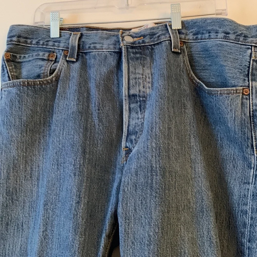 LEVI’S. Men’s 501  blue jeans. L30 X W36. Button‎ fly. Excellent conditio…